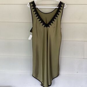 L & G nightgown slip large.  0396